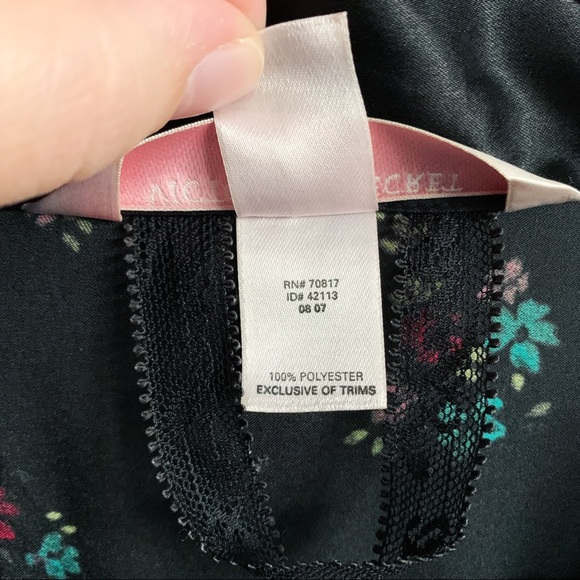 Victoria’s Secret Satin Kimono Floral Robe - Picture 5 of 8